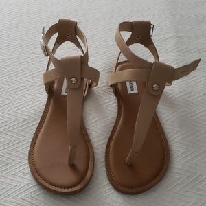 NWOT Steve Madden Sandals
